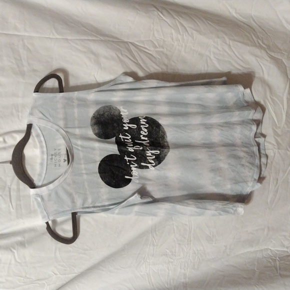 Disney Tops - Disney, women's sleeveless top in extra large.